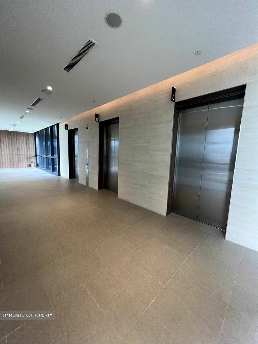 Woods Square (D25), Office #397493601